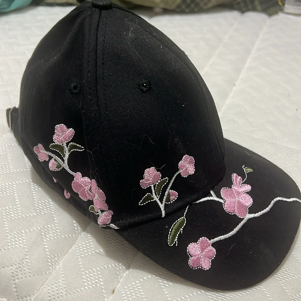 Ball cap - Picture 2 of 2